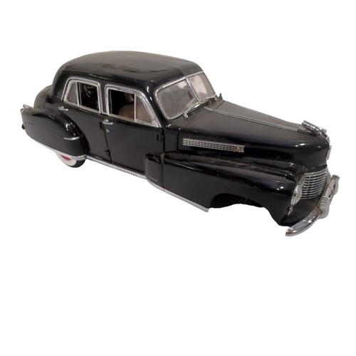 656 - Franklin Mint diecast collectible vehicles x 5 Inc1941 Cadillac fleetwood series 60 special 1957 Mer... 