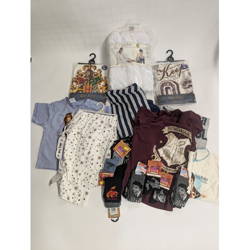 666 - Harry Potter bags and clothes including ladies dressing gown 16/18, ladies pyjamas 16/18. Ladies pyj... 