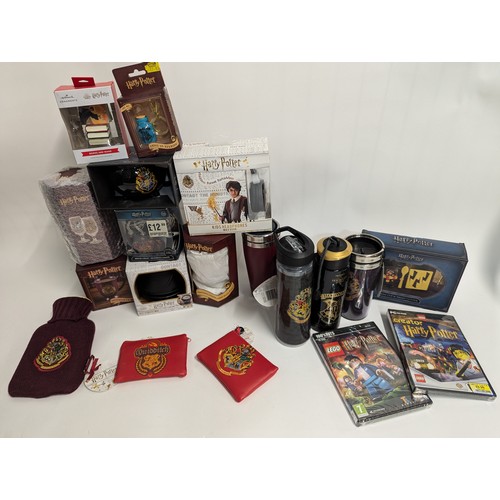 667 - Harry Potter misc. water bottles. 2 cauldron mugs. 2 drinking glasses. Xmas decorations. Lego PC gam... 