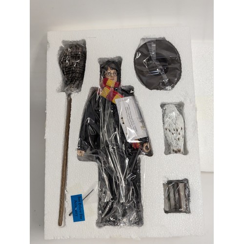 668A - Harry Potter Collector's Edition Portrait Figure by Ashton-Drake Gallery. Includes Certificate of Au... 