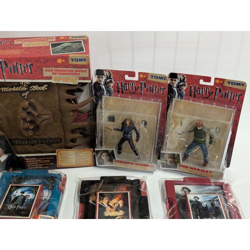 669 - Harry Potter 6 micro-puzzles. 4 x Deathly Hallows figures inc Harry, Ron and Hermione. The Monster B... 