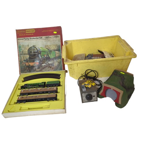 675 - Hornby RS.608. Flying Scotsman set boxed, yellow tub of spare track and accessories inc power supply... 