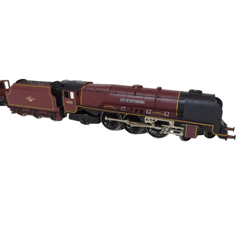 679 - Hornby City of Nottingham + 3 x passenger carriages, 1 x royal mail + 5 x freight carriages