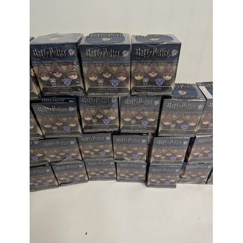 681 - Harry Potter vinyl figures. Series 2 (blue background). 31 various figures including Pigwigeon, Thes... 