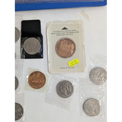 160 - Mixed UK coins, including silver and brass threepences, commemorative crowns, Danbury Mint History o... 