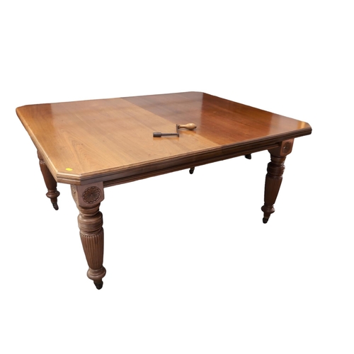 470 - Large oak winding extending table. W119cm L145 (no leaves), includes 2 sections, each approx 47cm wi... 