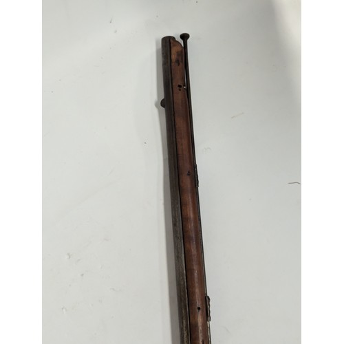 92 - Reconstituted flintlock long rifle, length 170cm