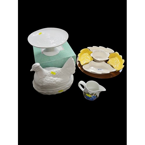 507 - Sophie Conran Cake plate, Portmeirionjug & Chicken plus a wooden lazy susan with cream & yel... 