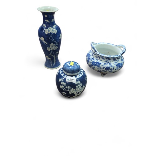 206 - Three pieces of Chinese blue and white ceramics, including prunus blossom ginger jar with cover and ... 