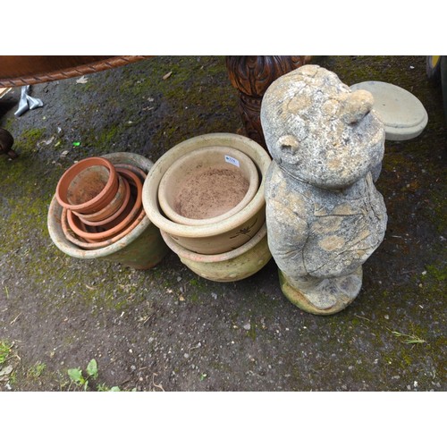 124 - Selection of outdoor pots. Mostly terracotta + concrete butler ornament (H61cm).