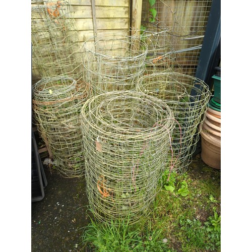 35 - 6 rolls of fencing wire. Lengths unknown. 