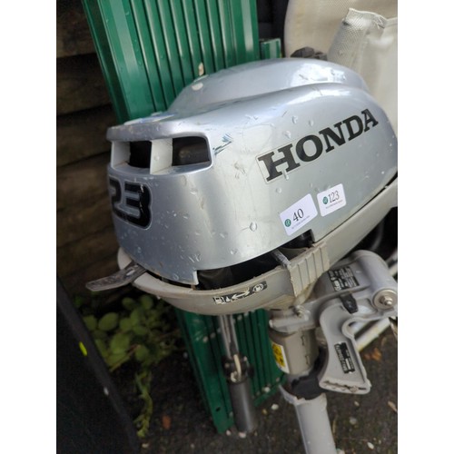 40 - Honda 2.3 outboard motor