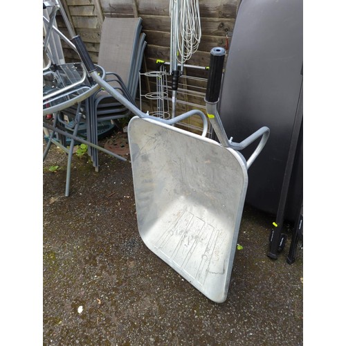 42 - 85 litre galvanised, garden wheelbarrow with pneumatic tyre.