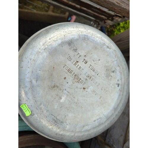 80 - 1 x 10 gallon milk churn marked 'Torridge Vale Dairies' to both lid and side.