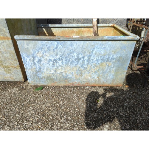 91 - Galvanised 1/2 trough. D48cm, W78cm, H40cm. 