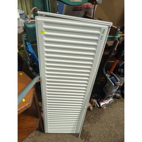 161 - 1200mm x 400mm radiator