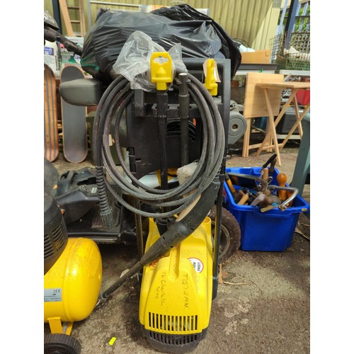 174 - Karcher 432M Super power washer with attachments