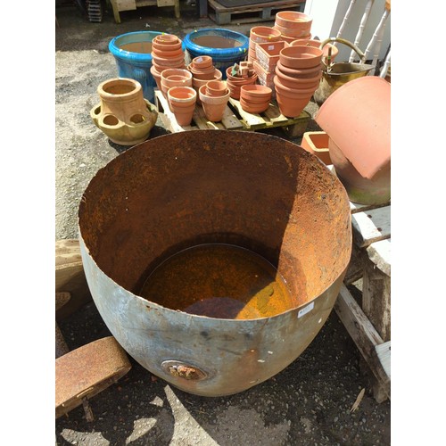 193 - Metal barrel shaped planter, cut down from a larger item, ht 64 x diam 66cms