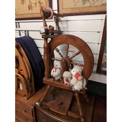 799 - Ashford spinning wheel + 3 toy lambs.