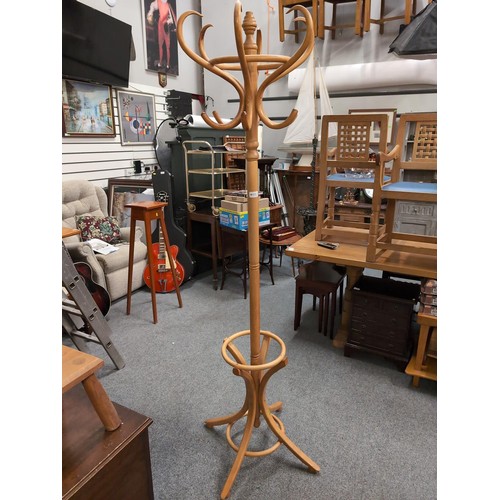 818 - Bentwood hat and umbrella stand. H185cm.