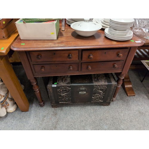 879 - Early C20th, mahogany, 4-drawer clerk's desk. L97cm, D82cm, H77cm.