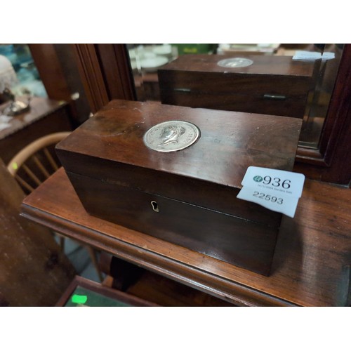 936 - Wooden box inlaid with Napoleon medallion L21 x D10 x H9.5cm