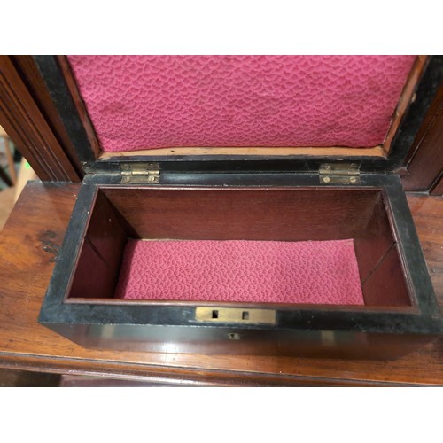 936 - Wooden box inlaid with Napoleon medallion L21 x D10 x H9.5cm