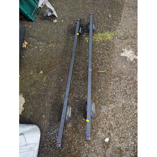 41 - Halfords roof rack and large, lockable roof box with key. 135cm by 91cm approx