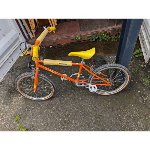 121 - Original Halfords Stormer BMX bike. Appears in original condition. 