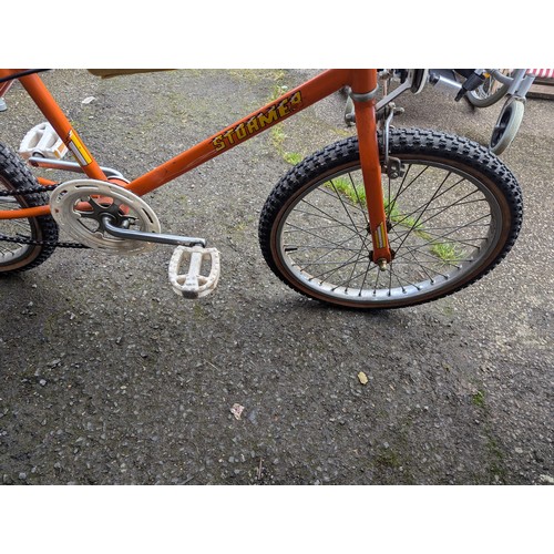 121 - Original Halfords Stormer BMX bike. Appears in original condition. 