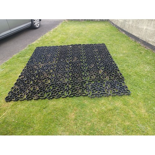 11 - 33 sections of plastic grid system flooring. each 33cmx33cmx4cm.