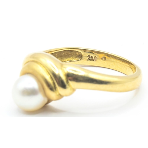 64 - 18ct gold and cultured pearl ring, size O1/2, gross weight 5.54 grams