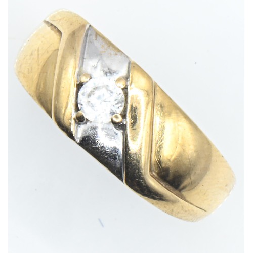 105 - 9ct gold and CZ ring, size T, gross weight 3.85 grams