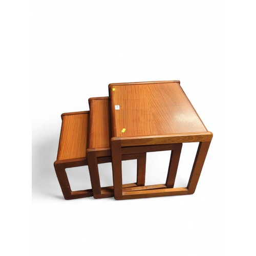 697 - Set of nesting teak tables. Largest W50cm D43cm H43cm