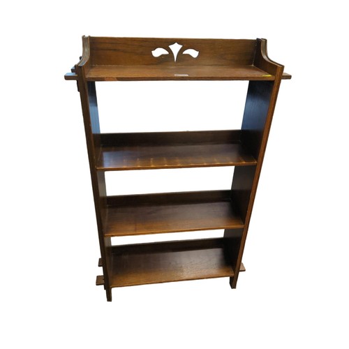 688 - Small 4-shelf wooden bookshelf. W68cm, D20cm, H100cm.