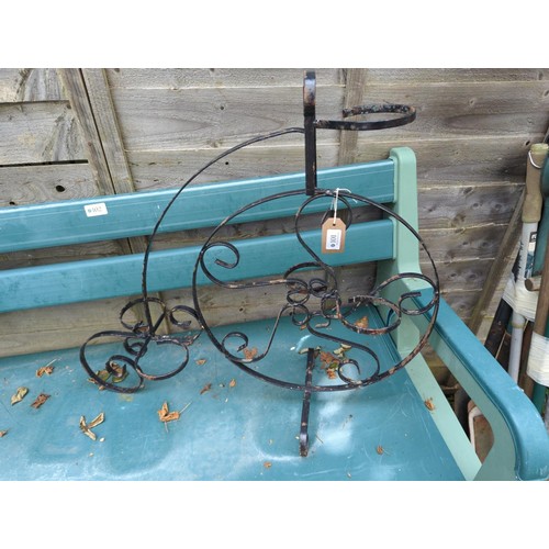 101 - Penny Farthing style metal plant pot frame, for 5 85mm diameter pots. H63cm