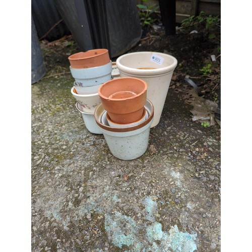 103 - Quantity of small indoor & outdoor plant pots