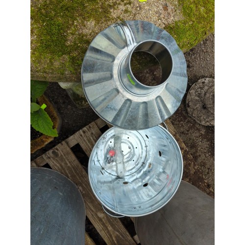 135 - Small, galvanised incinerator. Diameter - 26cm, H40cm.