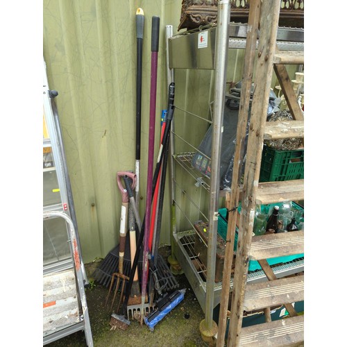 62 - Quantity of long handled tools inc. sledgehammer, rakes, fork etc