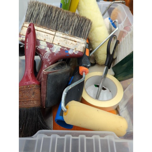 200 - Mixed box of decorating equipment etc