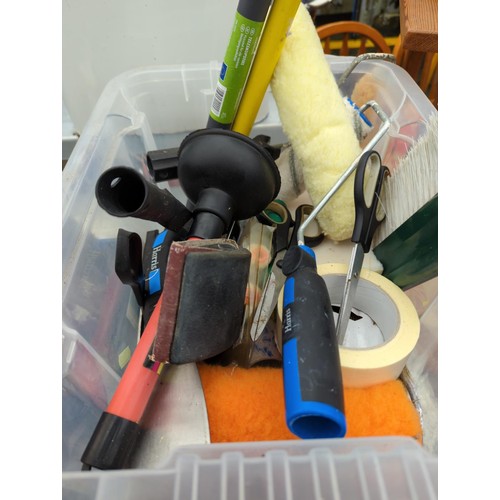 200 - Mixed box of decorating equipment etc