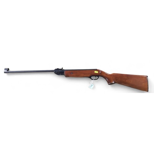 1307 - USSR .177 air rifle, serial number M37990, 104.5cm overall