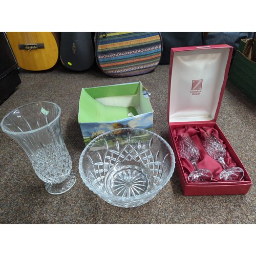 1246 - Cristallerie Zwiesel boxed wine glasses, a crystal salad bowl and vase