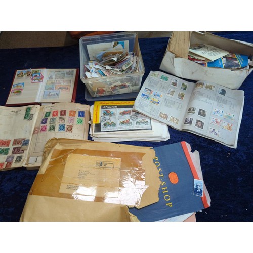 1275 - Bag of stamps, loose and in albums