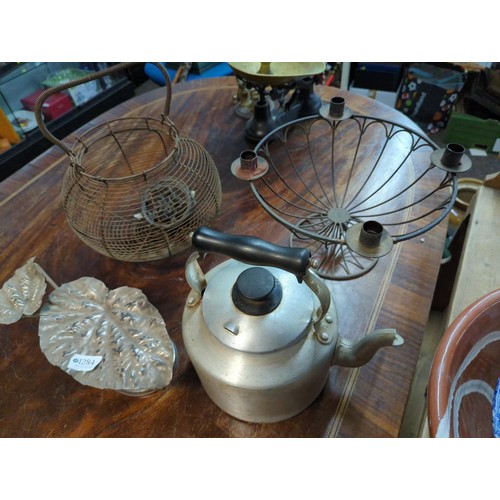 1284 - Wire egg basket, kettle, candelabra/bowl and a plated leaf decoration