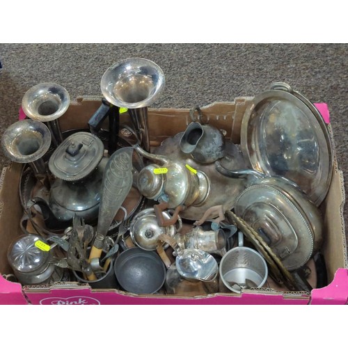 1290 - Box of silver plated ware