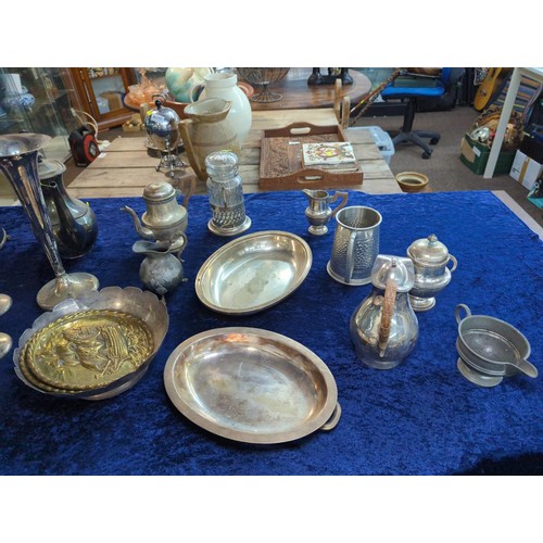 1290 - Box of silver plated ware