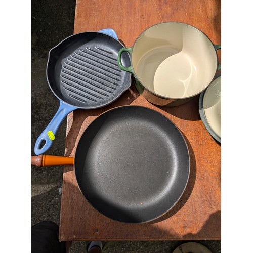 179 - Le Creuset casserole dish with lid, frying pan together with an Aga cast iron skillet