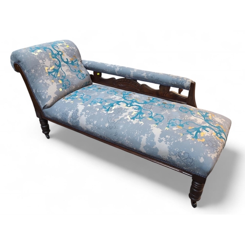 579 - Victorian aesthetic movement framed chaise lounge, with later reupholstered hand silk-screen print w... 