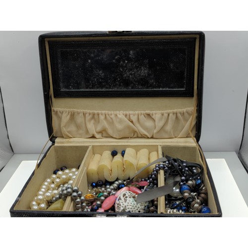 91 - 3 x jewellery boxes containing costume jewellery items. 